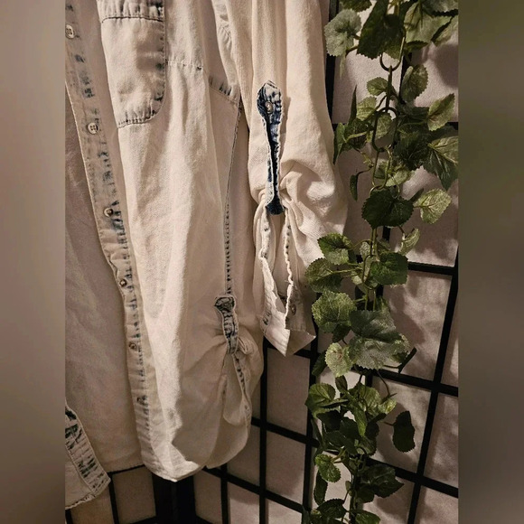 Derek Heart Bleached denim button down shirt - Picture 3 of 8